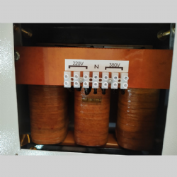 Auto Transformador Trif�sico a Seco Pot�ncia: 35Kva Te: 220V TS: 380V + N Yn0 IP21